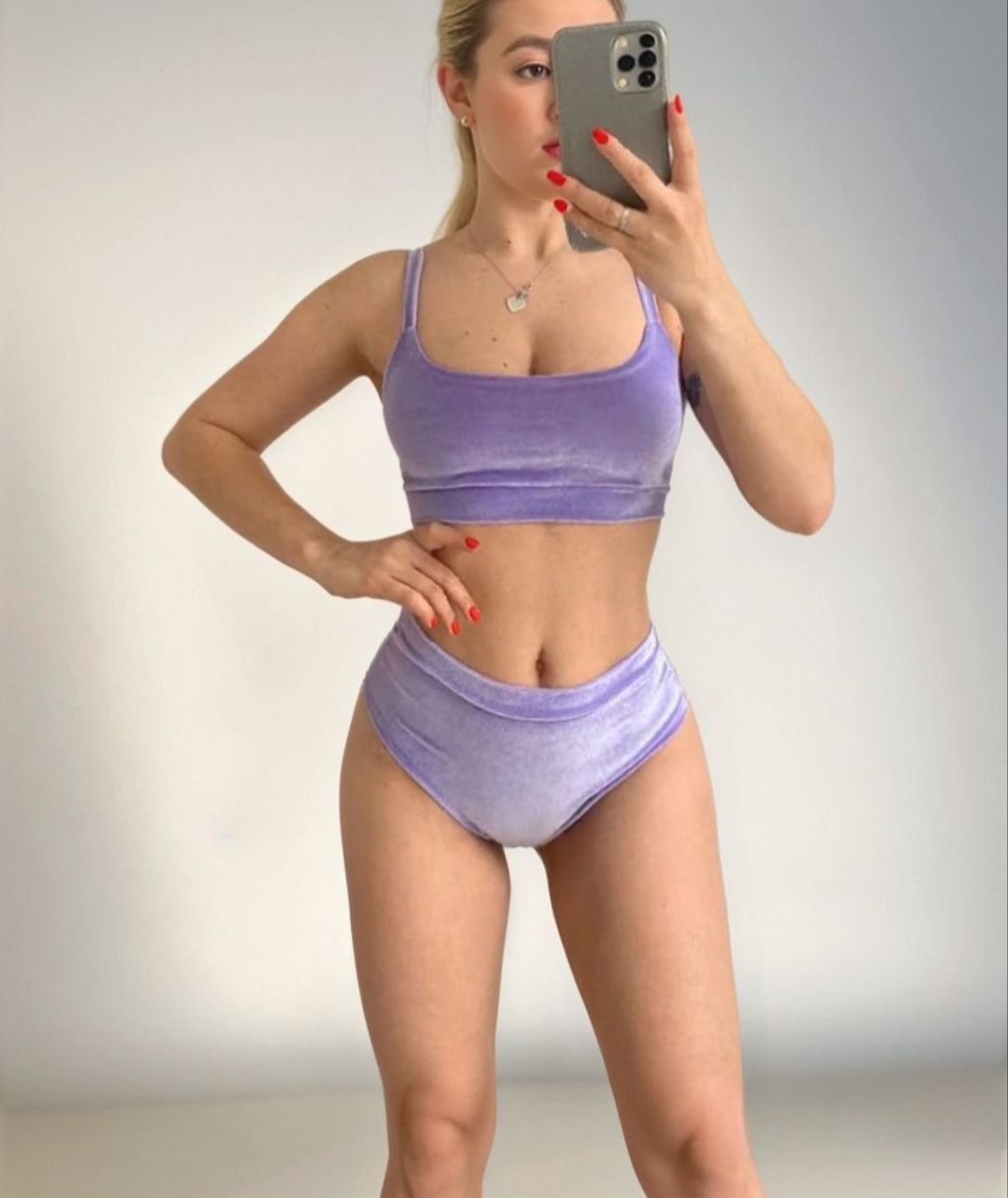 Schwarzes Marmor-Pole-Dance-Set aus Velours