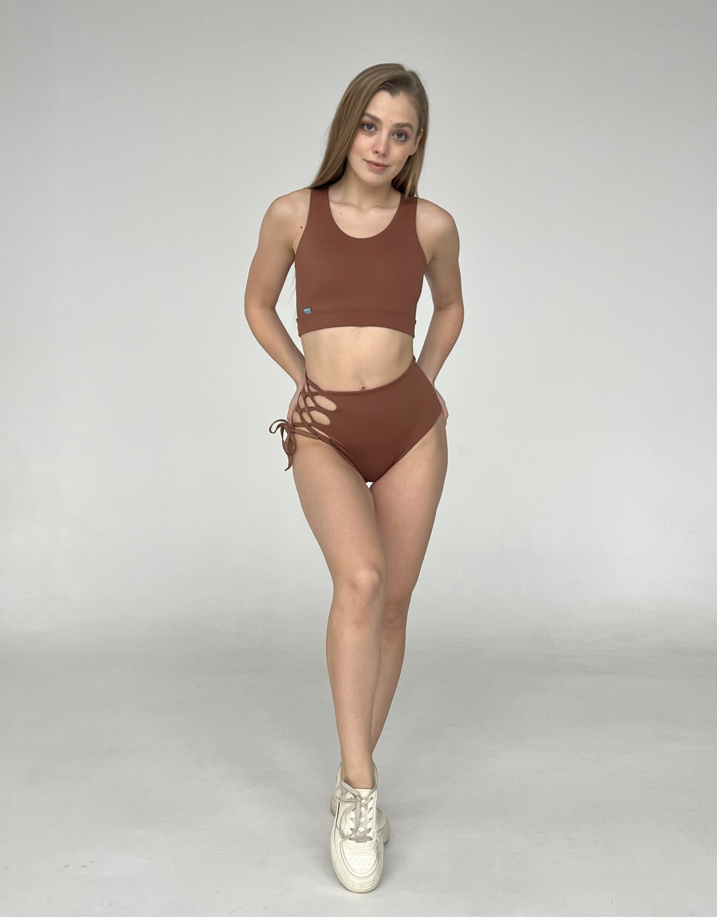 Pole-Wear-Set Stripes, Pole-Dance-Shorts mit Schnürung und Sport-BH mit Schnürung hinten