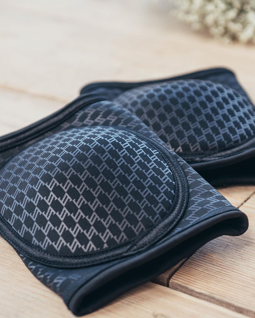 Knee pads for pole dance and twerk