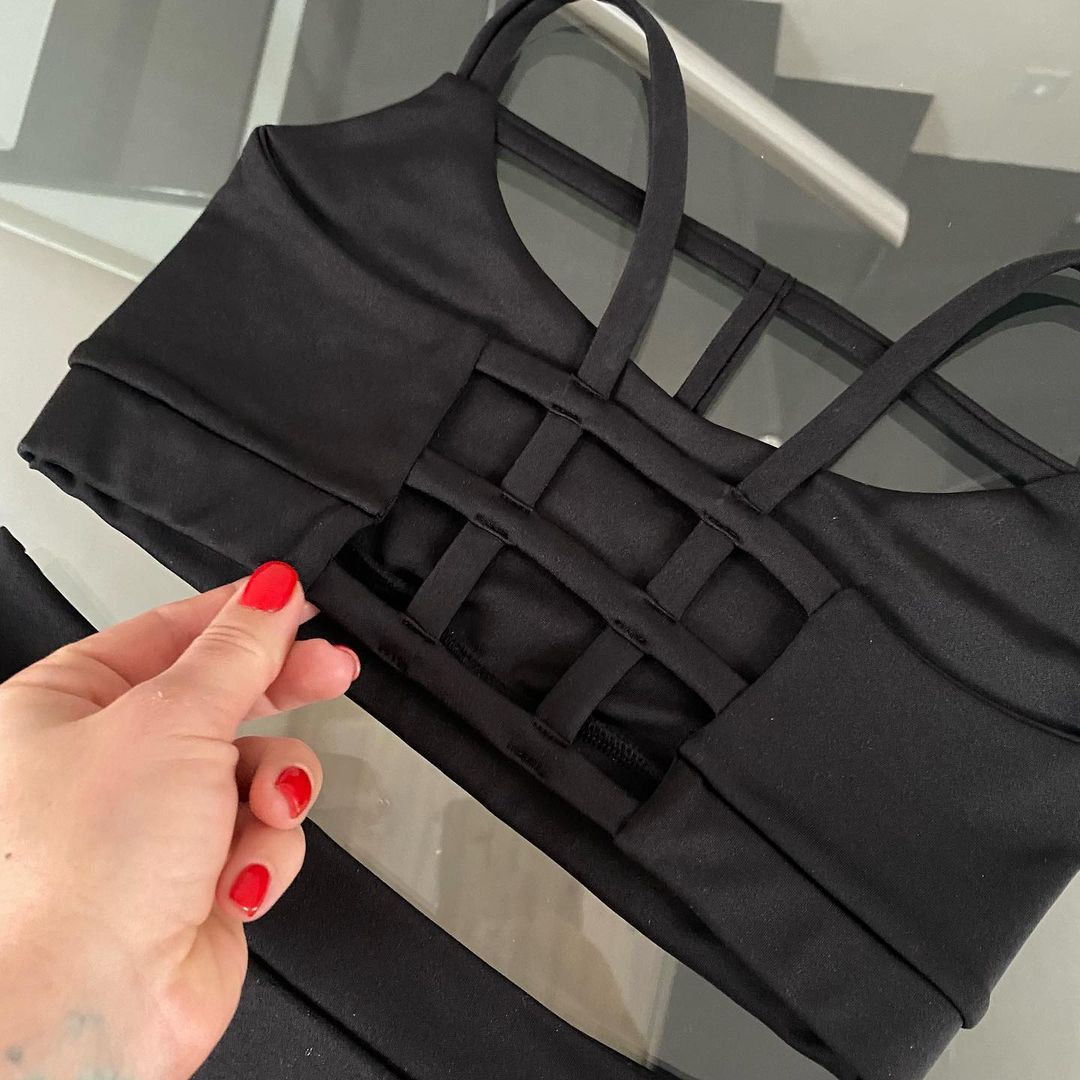 Pole Dance Outfit Top mit Trägern und Strapsshorts