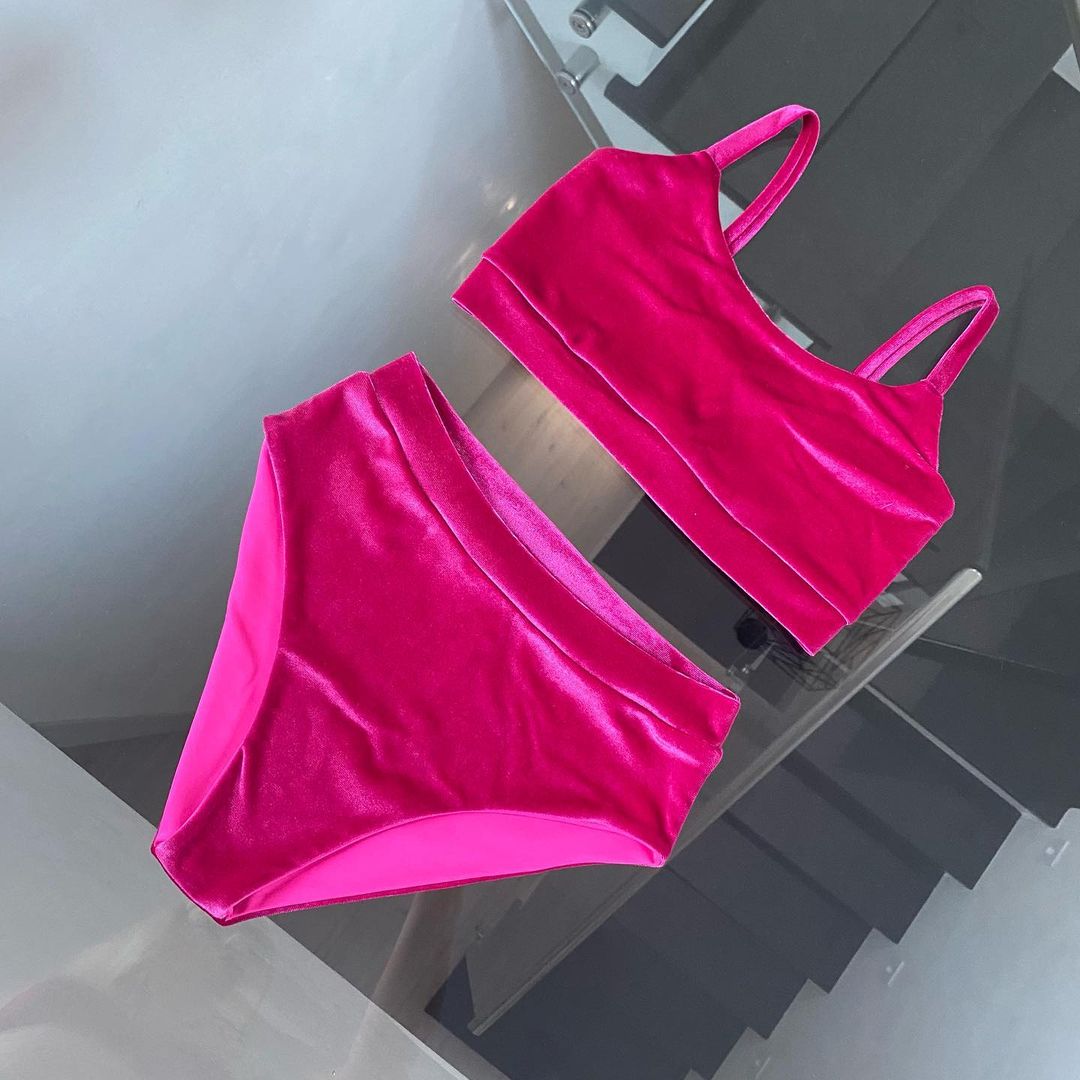 Schwarzes Marmor-Pole-Dance-Set aus Velours