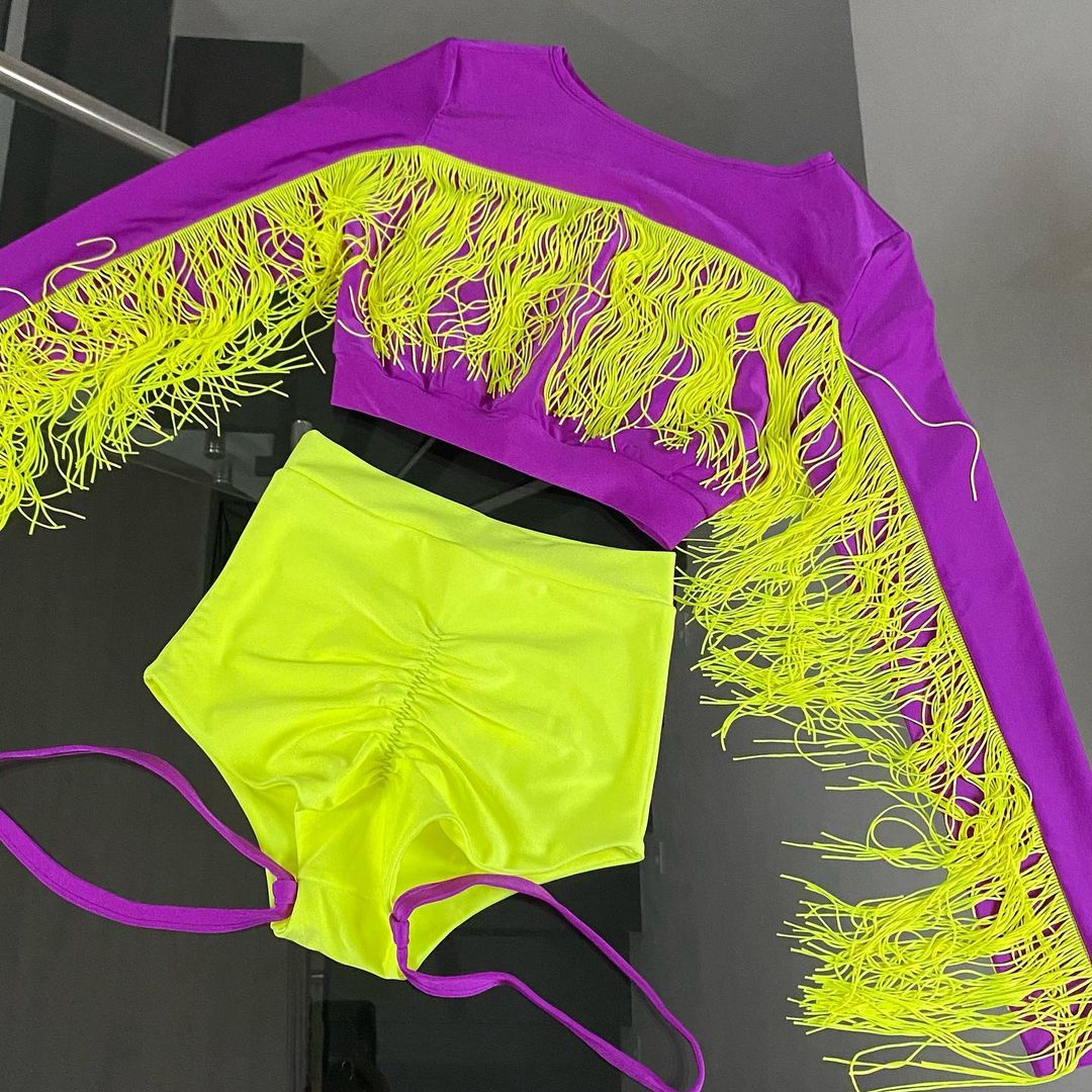 Pole dance shorts with contrast color garters