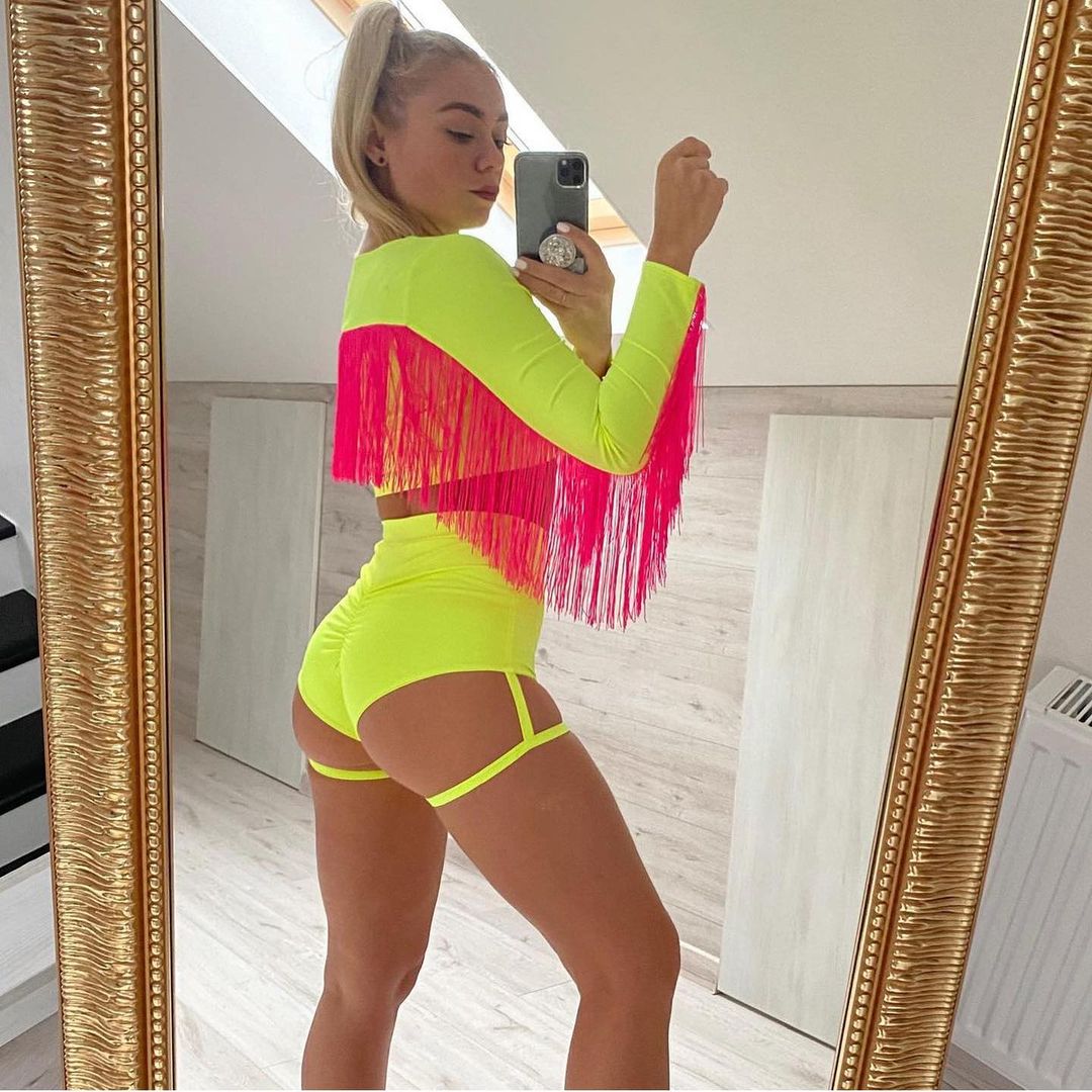 Pole dance shorts with contrast color garters