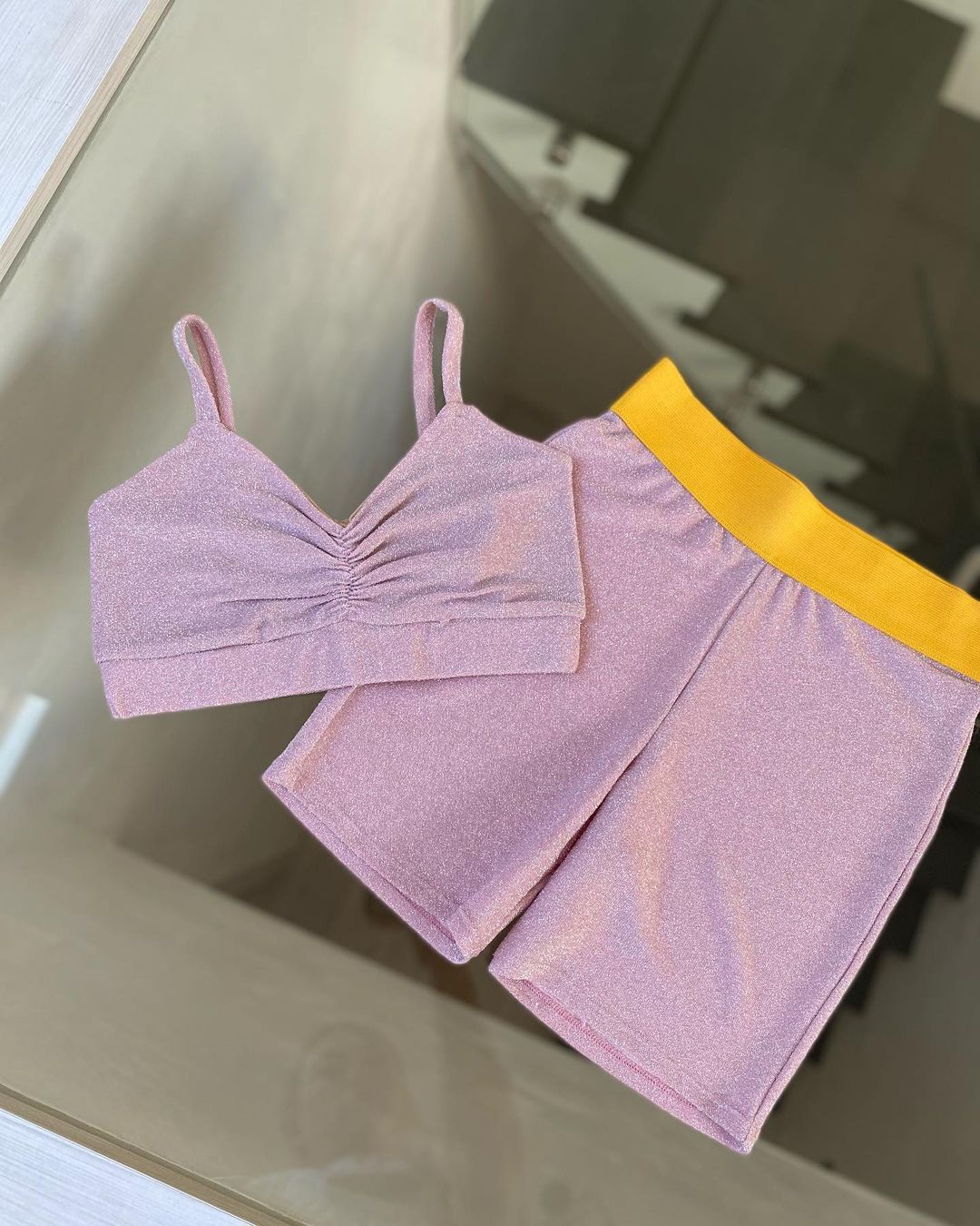 Lurex pink Twerk outfit with tight shorts and sports bra