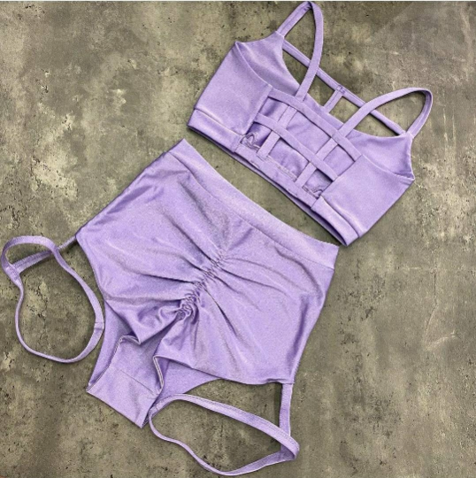 Top with straps and shorts with garter