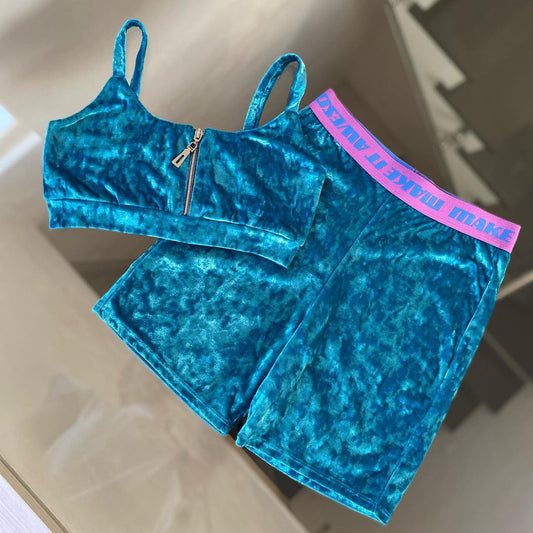 Velour twerk outfit with tight shorts and zipped top