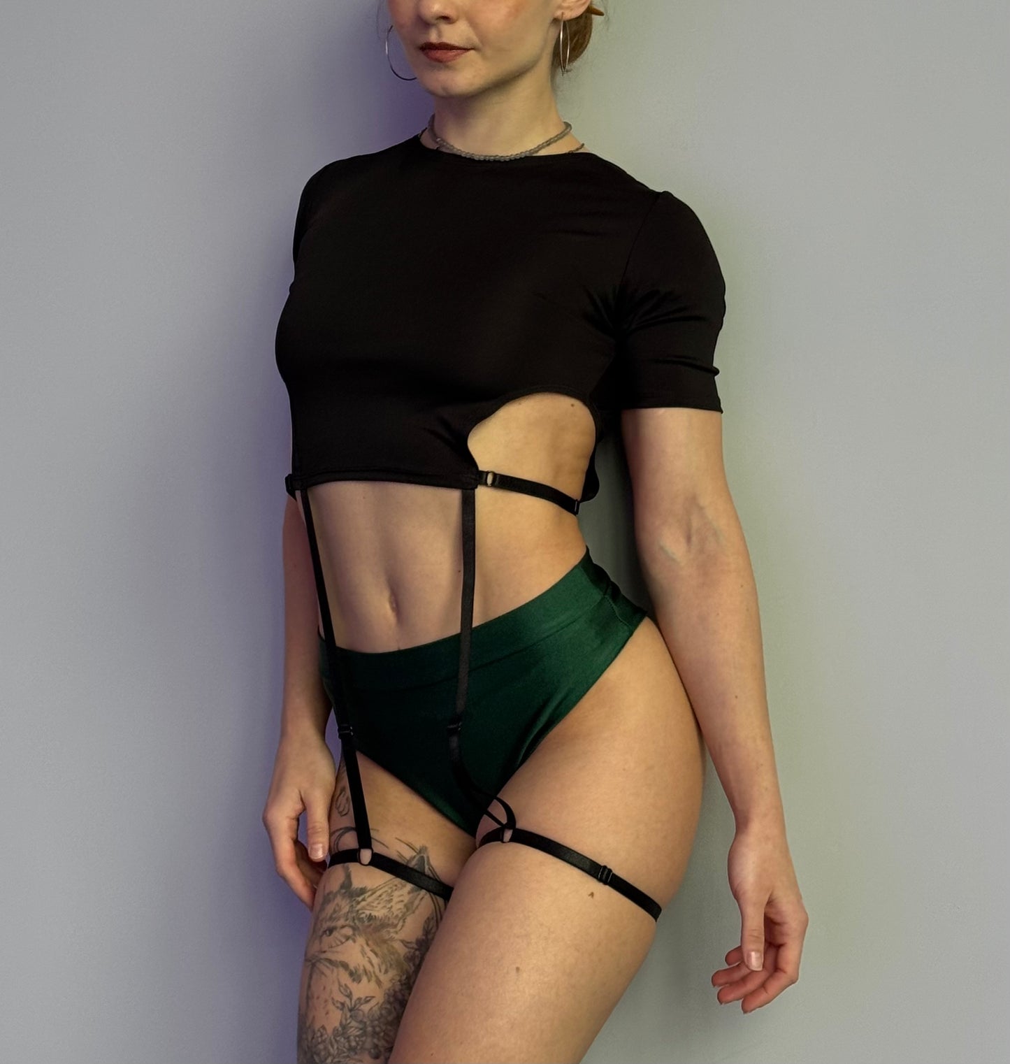 T-shirt with long garters for pole dance and twerk