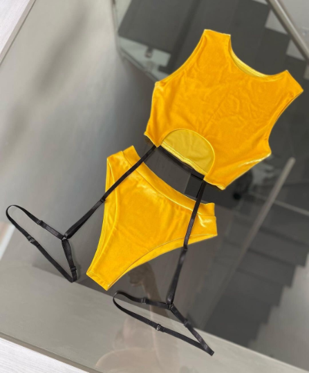 Yellow Pole dance suit with high cut panties and garter